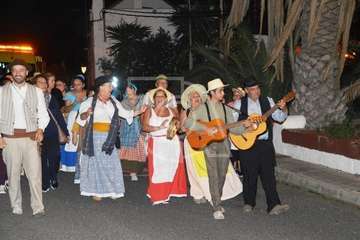 Peregrinación desde San Juan hacia Jinámar. ofrenda, reparto del potaje y festival folclórico (Foto TA y TF)